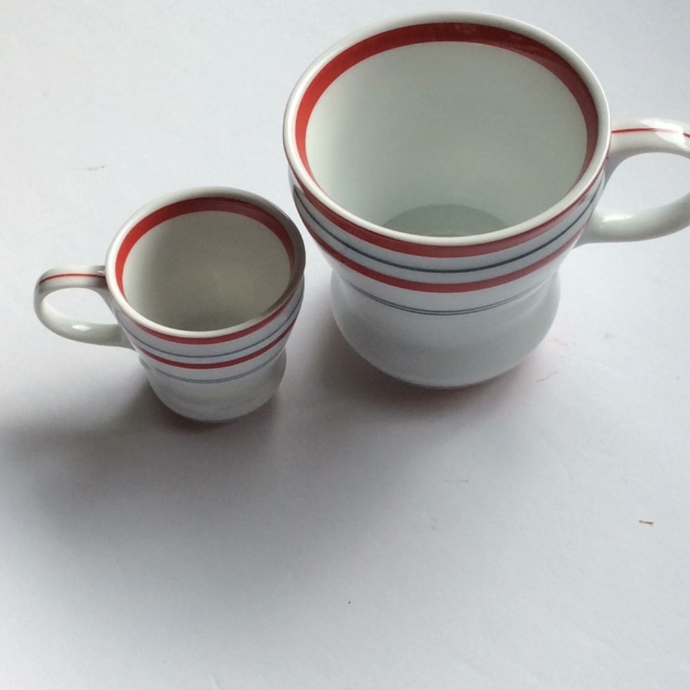 Starbucks cups set of 2. Red white 3oz. 12oz - Picture 8 of 8
